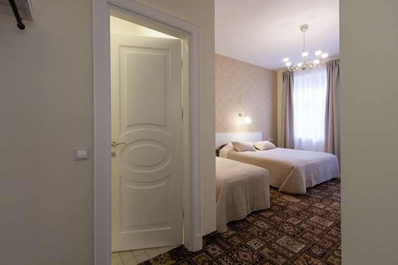 Hotel Real House