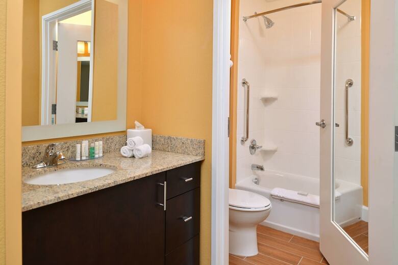 Hotel Towneplace Suites Detroit Commerce
