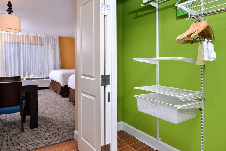 Hotel Towneplace Suites Detroit Commerce