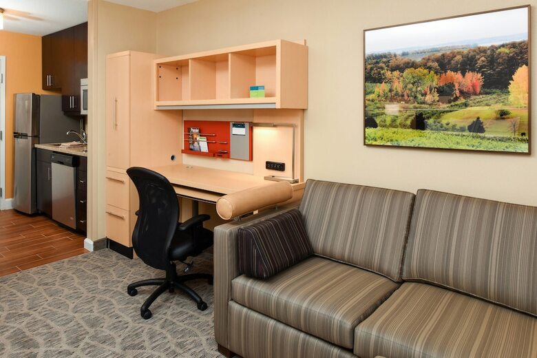 Hotel Towneplace Suites Detroit Commerce