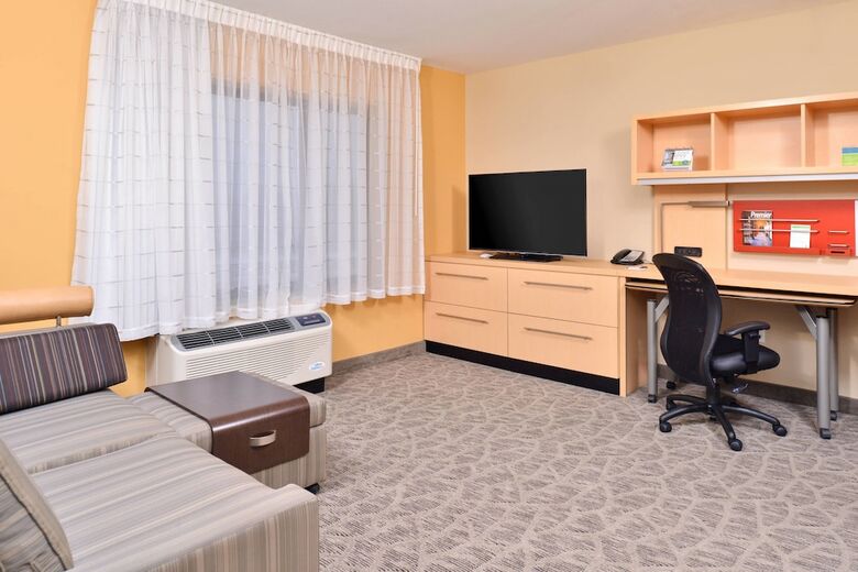 Hotel Towneplace Suites Detroit Commerce