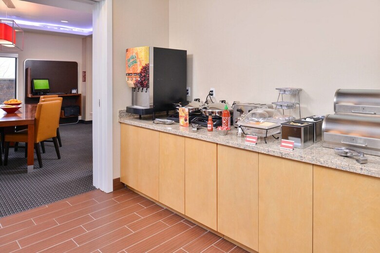 Hotel Towneplace Suites Detroit Commerce