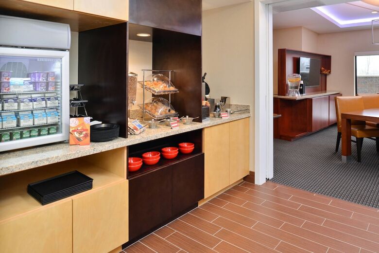 Hotel Towneplace Suites Detroit Commerce
