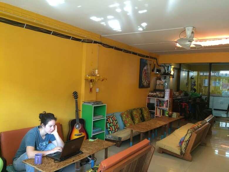 Hostal The Living Place 2 - Hostel