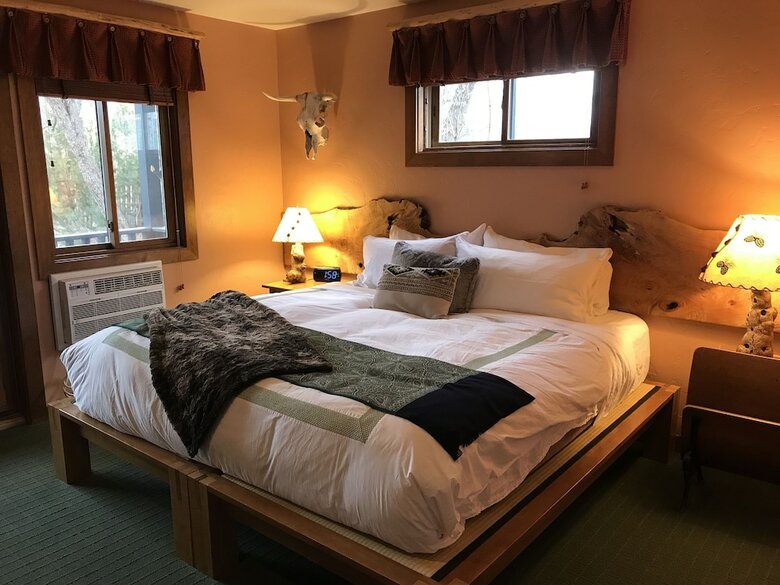 Good Medicine Lodge Bed & Breakfast