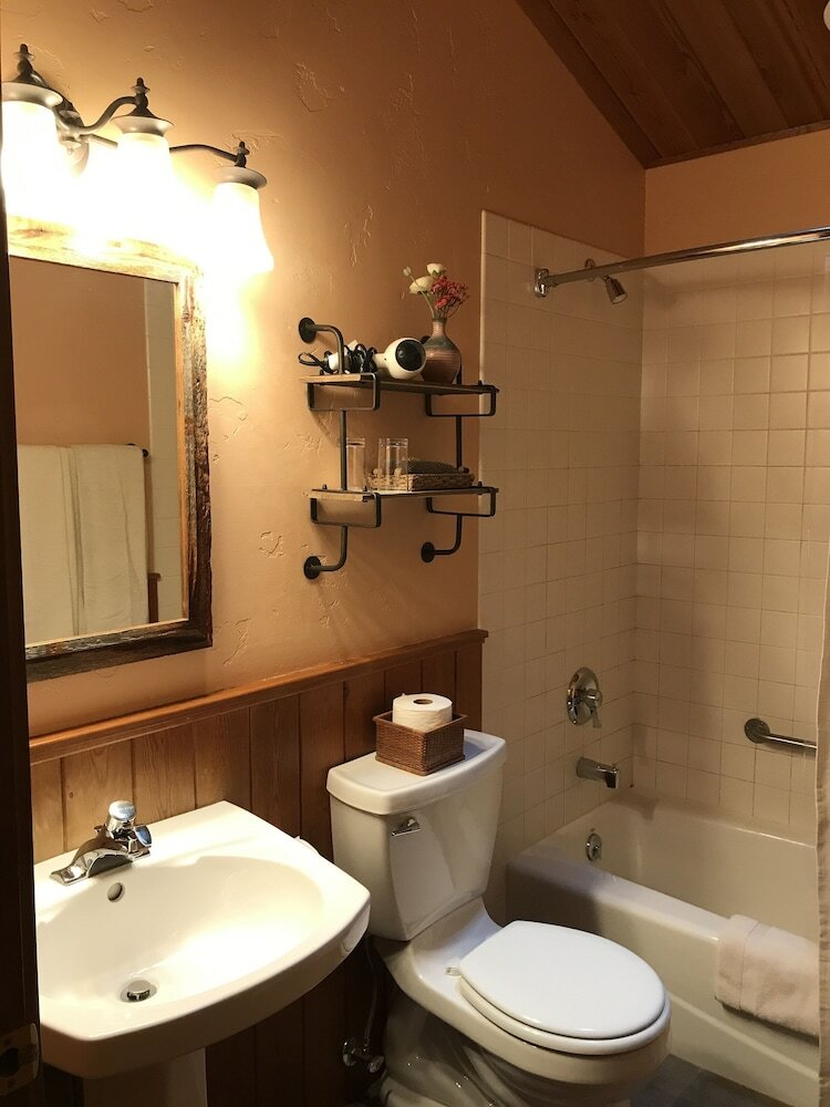 Good Medicine Lodge Bed & Breakfast