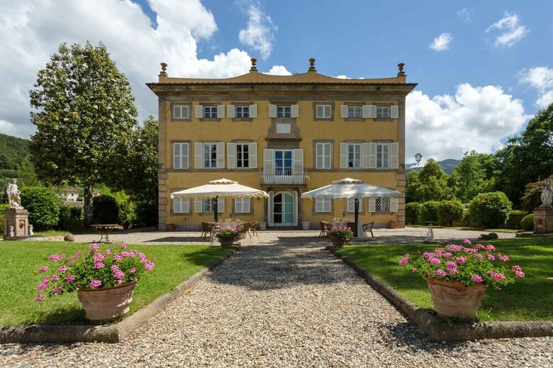 Coselli's Collection Luxury Villas Rental