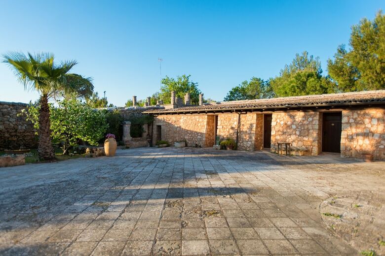Hotel Relais Masseria Casina Dei Cari