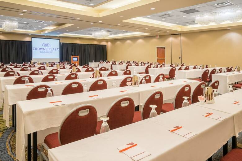 Hotel Crowne Plaza Dulles Airport