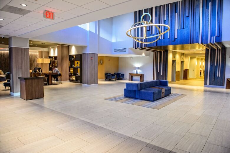 Hotel Crowne Plaza Dulles Airport