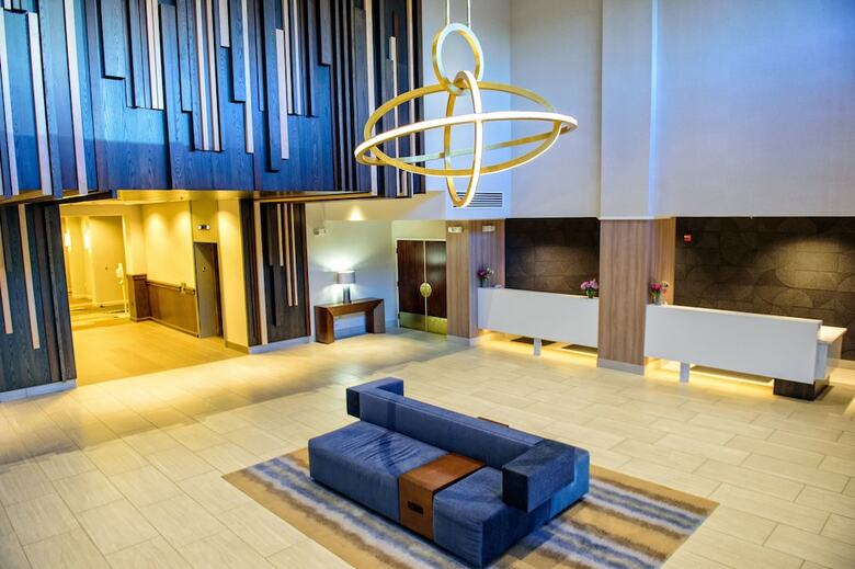 Hotel Crowne Plaza Dulles Airport
