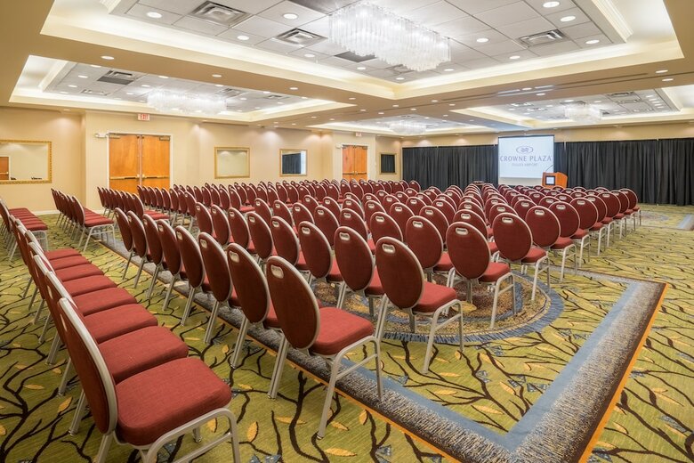 Hotel Crowne Plaza Dulles Airport