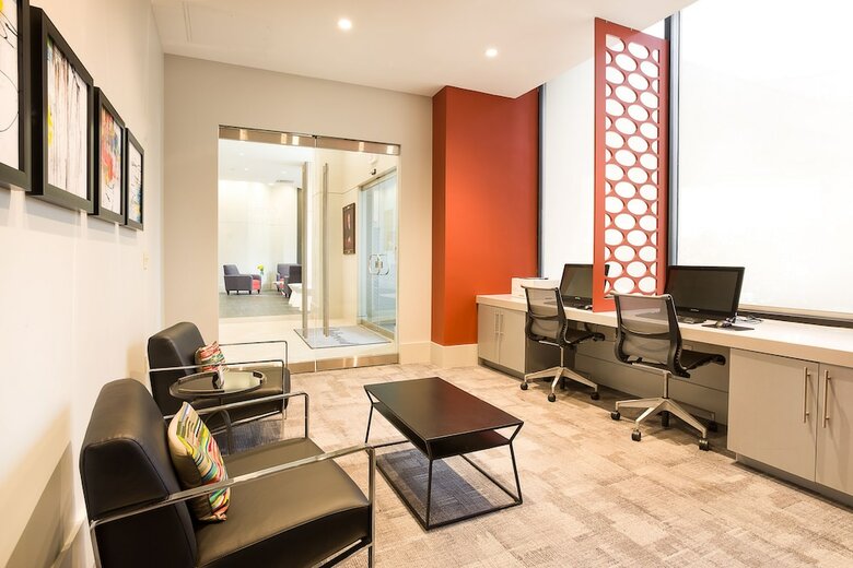 Aparthotel Oakwood Crystal City