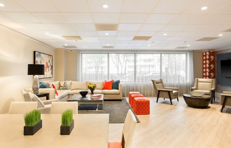 Aparthotel Oakwood Crystal City