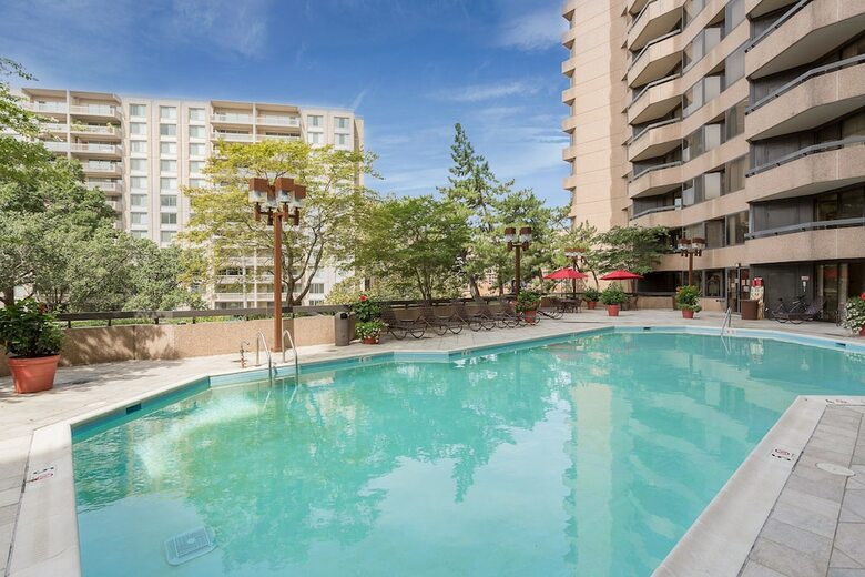 Aparthotel Oakwood Crystal City