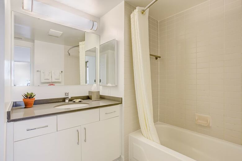 Aparthotel Oakwood Crystal City