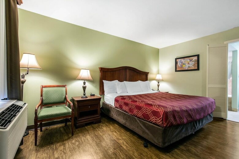Hotel Econo Lodge At Thousand Hills