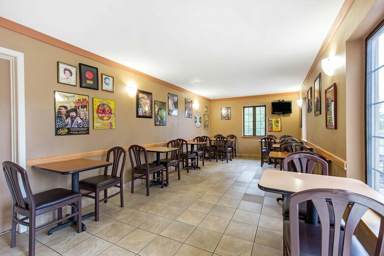 Hotel Econo Lodge At Thousand Hills