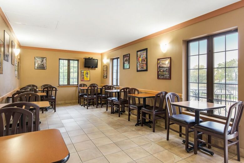 Hotel Econo Lodge At Thousand Hills