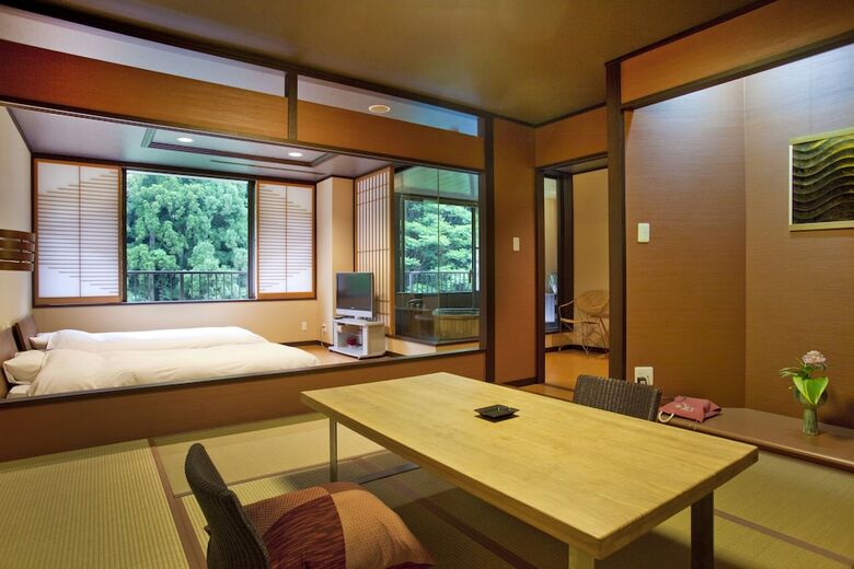 Yamanaka Onsen Ohanami Kyubei