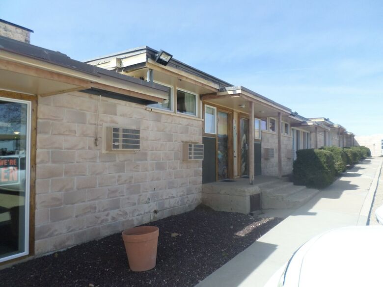 Motel Blue Sage Inn & Suites