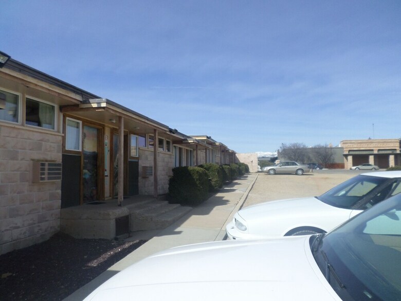 Motel Blue Sage Inn & Suites