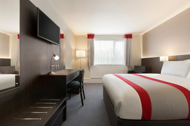 Hotel Ramada By Wyndham Chorley South