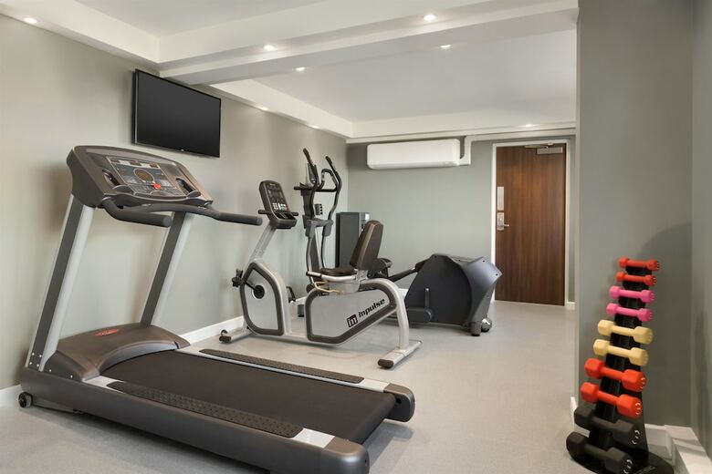 Hotel Ramada By Wyndham Chorley South