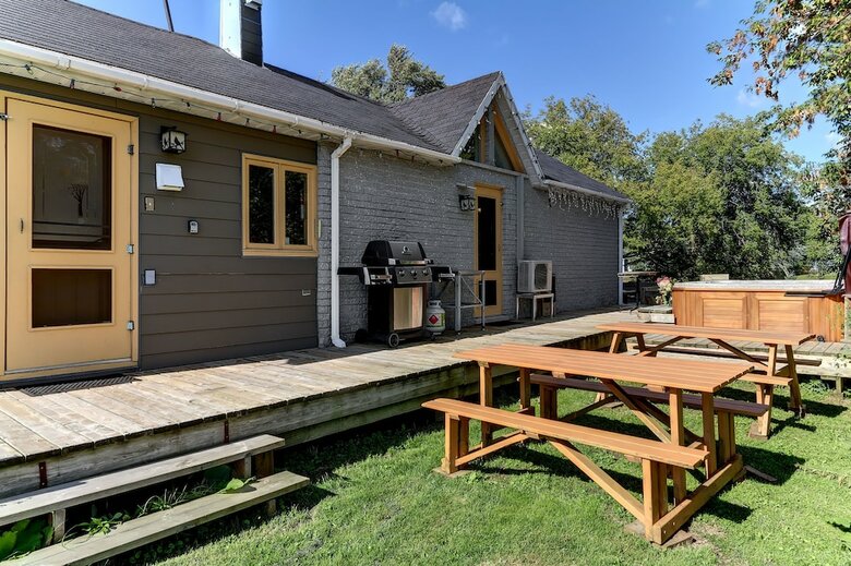Scott Chalet Spa Sur Rivi�re