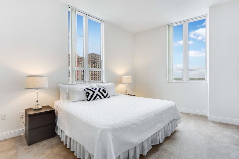 Towers Of Dadeland By Miami Vacations