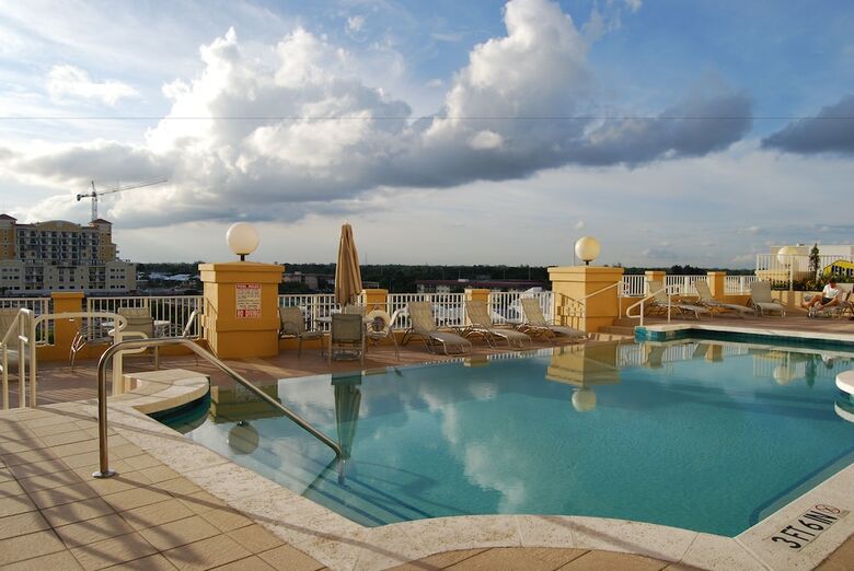 Towers Of Dadeland By Miami Vacations