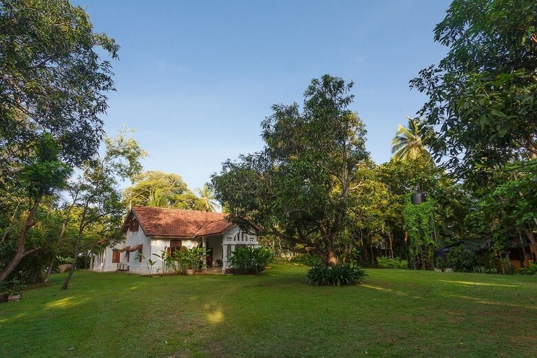 Villa Mo River House