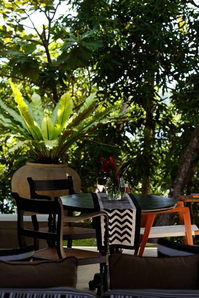 Villa Mo River House