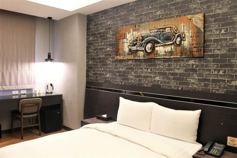 Unique Hotel - Military 75 Hotel