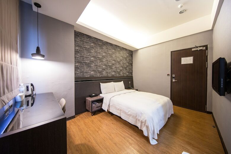 Unique Hotel - Military 75 Hotel