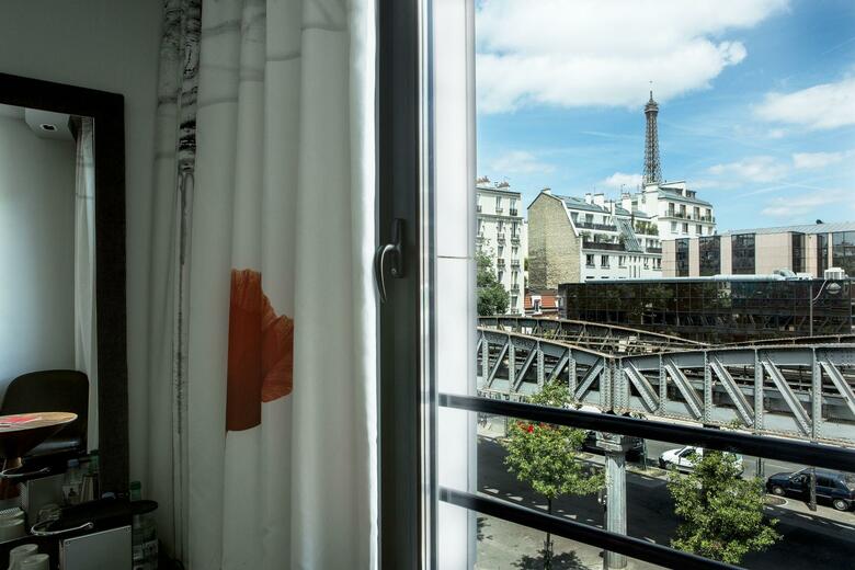 Hotel Le Parisis Paris Tour Eiffel