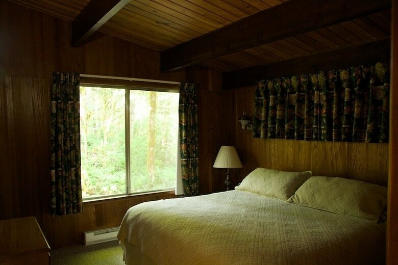 Cabana The Wayfarer Resort