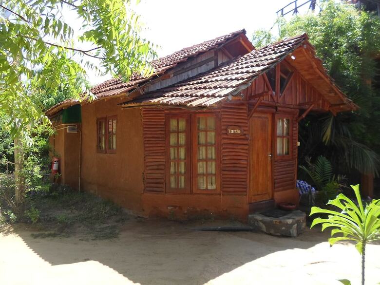 Hotel Kirinda Beach Resort