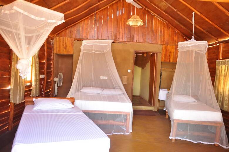 Hotel Kirinda Beach Resort