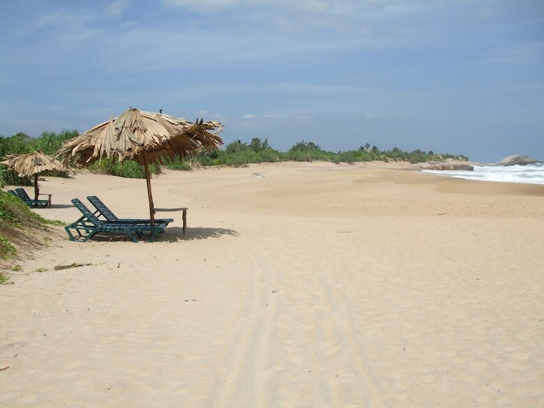 Hotel Kirinda Beach Resort