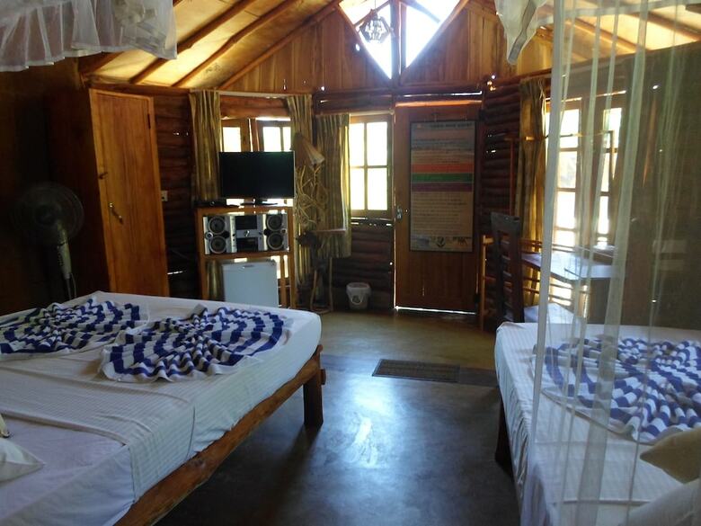 Hotel Kirinda Beach Resort