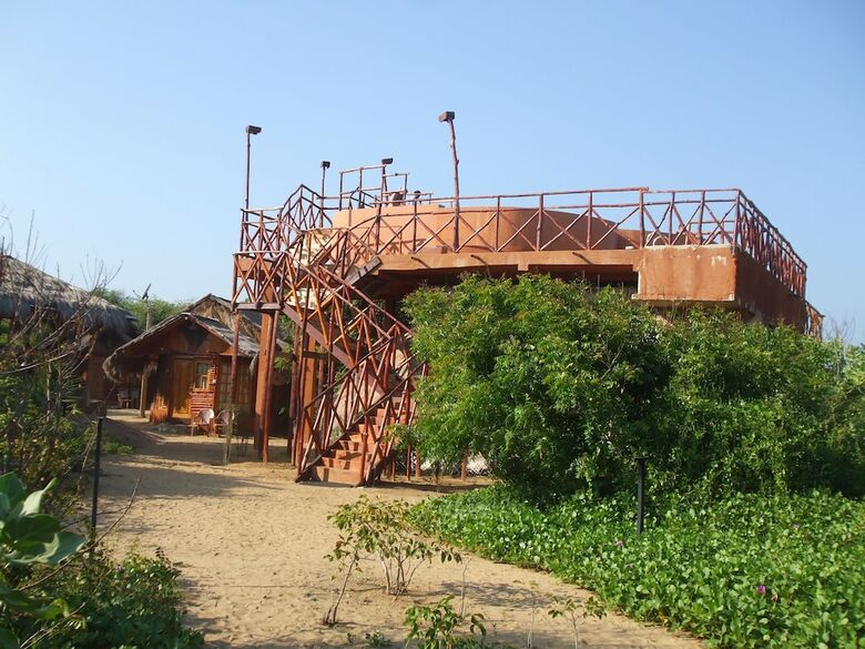 Hotel Kirinda Beach Resort