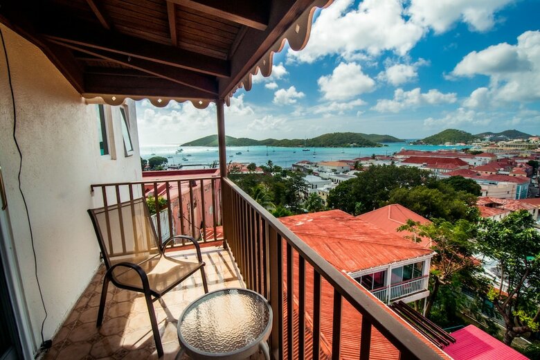 Bed & Breakfast Galleon House Hotel