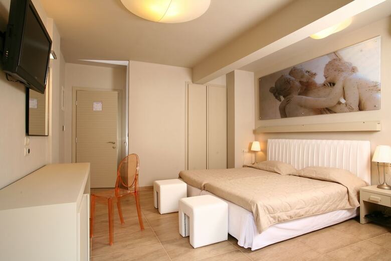 Bourtzi Hotel
