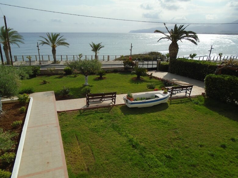 Hotel Triton