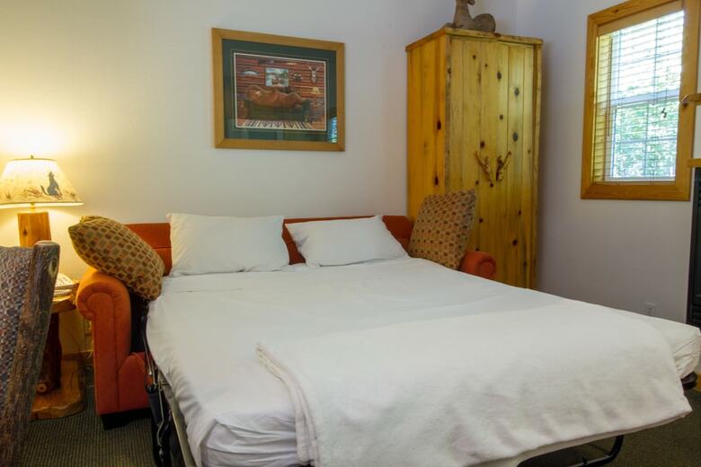 Hotel Red Wolf Lakeside Lodge