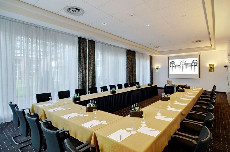 Radisson Blu Senator Hotel
