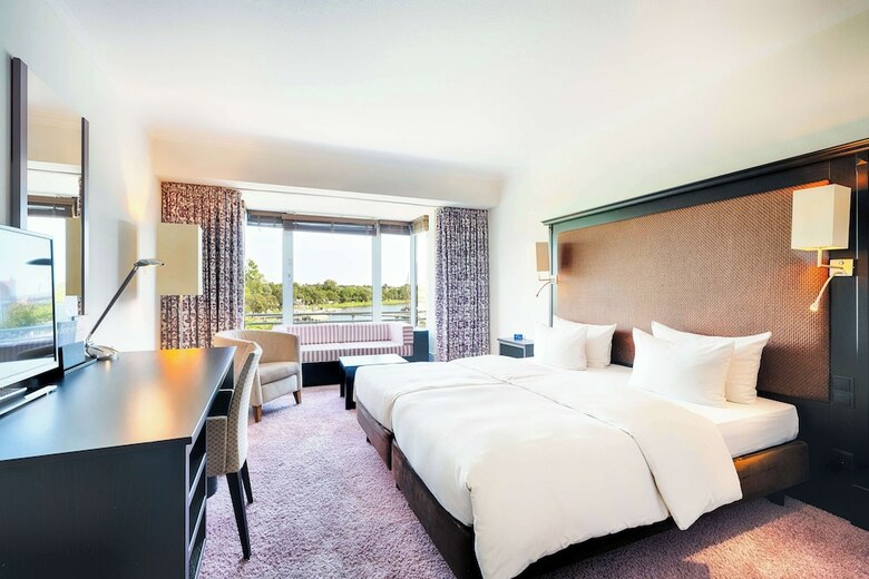 Radisson Blu Senator Hotel