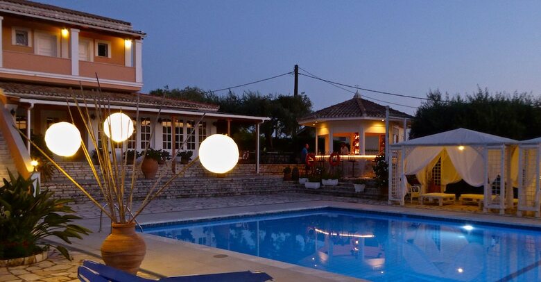 Nefeli Hotel