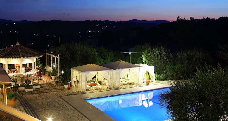 Nefeli Hotel